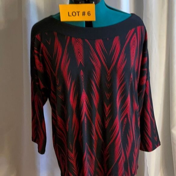CHICOS SIZE 2 tunic style top in red & black with 3/4 length sleeves - Picture 3 of 12